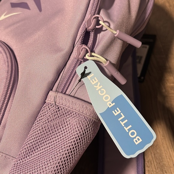 Nike Hydrangeas 3 Brand Backpack,3 zip compartment,padded laptop,bottle slots + - Picture 8 of 13